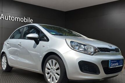 Kia Rio 111.500 km 5.490 &euro; Recklinghausen 45659