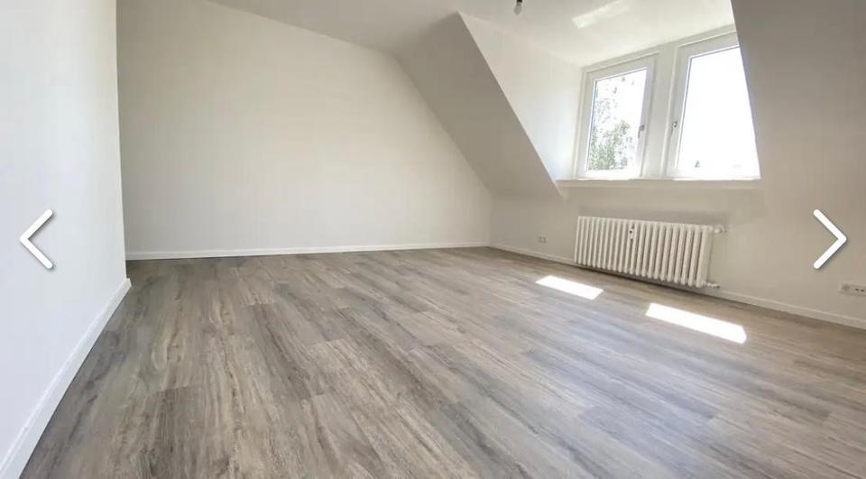 Dachgeschoßwohnung Essen Stadtbezirk V - 2.5 Zimmer, 71 m&sup2;, 689&euro; | Angebot:26337672
