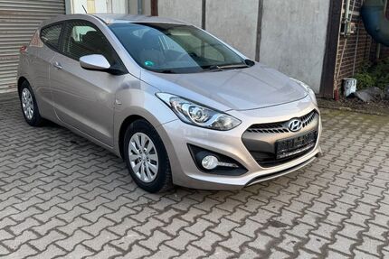 Hyundai i30 180.000 km 4.990 &euro; Bottrop 46240