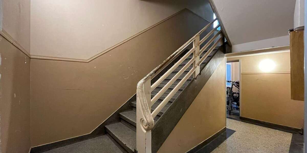 Lukratives Wohn-& Geschäftshaus mit 8 Whg, 3 Gewerben und 2 Keller Lagerflächen + Antenne in Bochum - Wohn- & Geschäftshaus Bochum Günnigfeld | Angebot:22082313