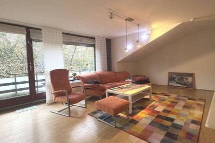 Komfortable Wohnung im Dachgeschoss mit Terrasse - aktuell leerstehend! 2 zimmer
