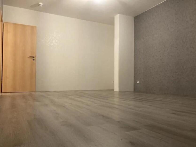 2,5-Zimmer-Dachgeschosswohnung zzgl. Kfz-Stellplatz ab 01.01.2026 zimmer