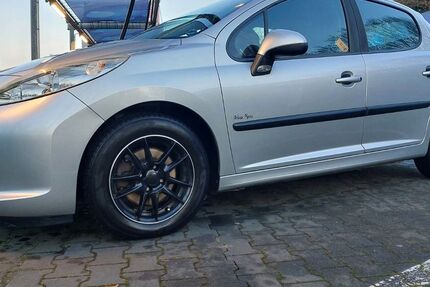 Peugeot 207 146.000 km 3.950 &euro; Marl 45770