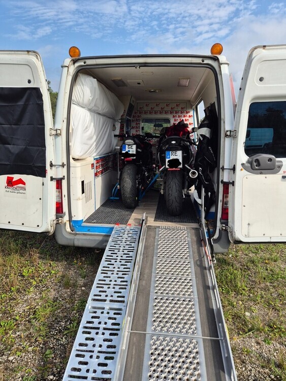 Ford Transit 304.949 km 5.900 € Gelsenkirchen 45879