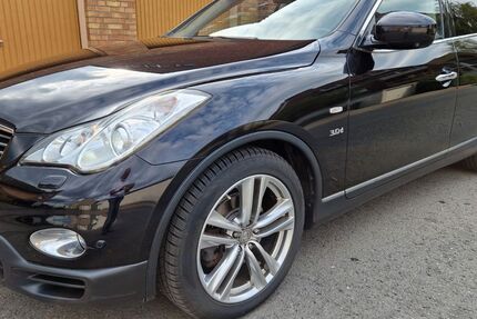 INFINITI QX50 180.000 km 15.987 € Gelsenkirchen 45881