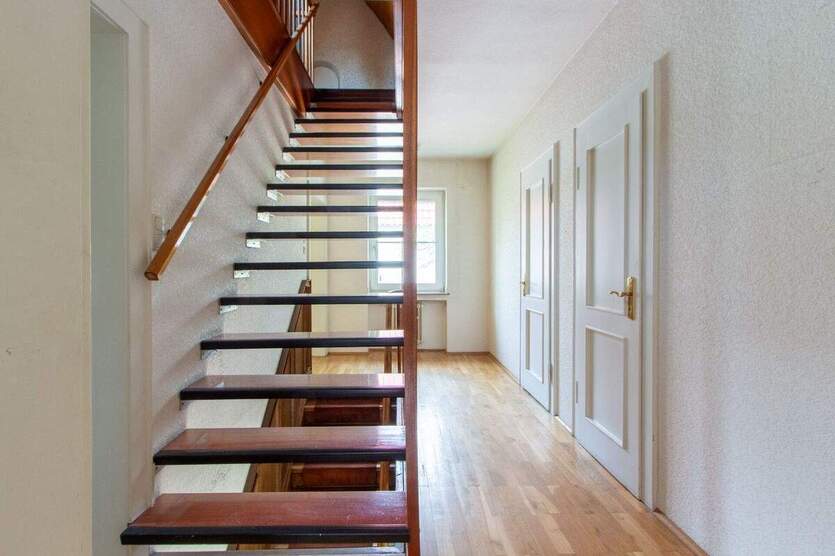 Blömker! Freistehendes Einfamilienhaus mit traumhaften Garten und zwei Garagen am Wittringer Wald! 4 zimmer