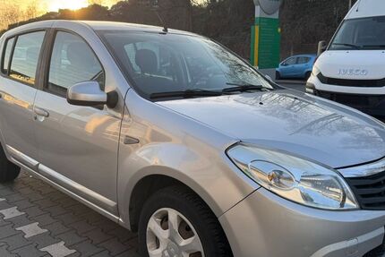 Dacia Sandero 179.000 km 2.390 &euro; Bottrop 46238