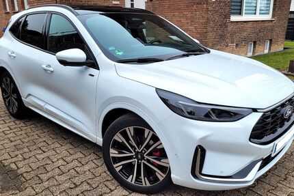 Ford Kuga 5.699 km 36.490 &euro; Selm 59379