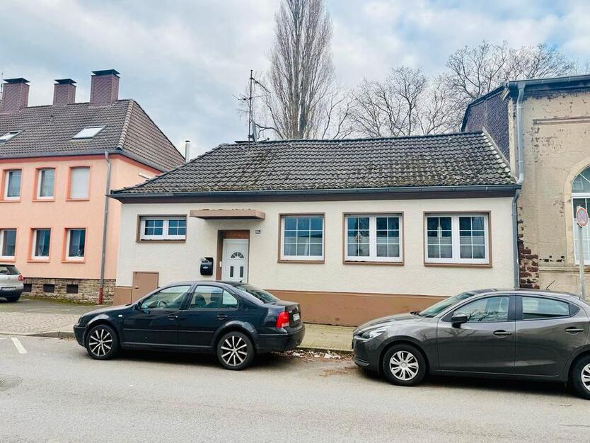 Attraktives Immobilienangebot: Mehrfamilienhaus + Einfamilienhaus zimmer