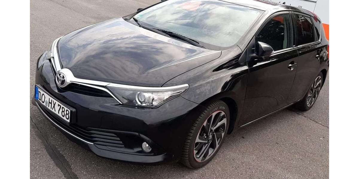 Toyota Auris 194.000 km 8.700 &euro; Bochum 44801