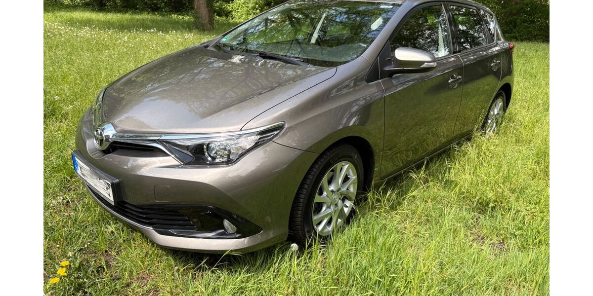 Toyota Auris 64.000 km 10.990 &euro; Dorsten 46286