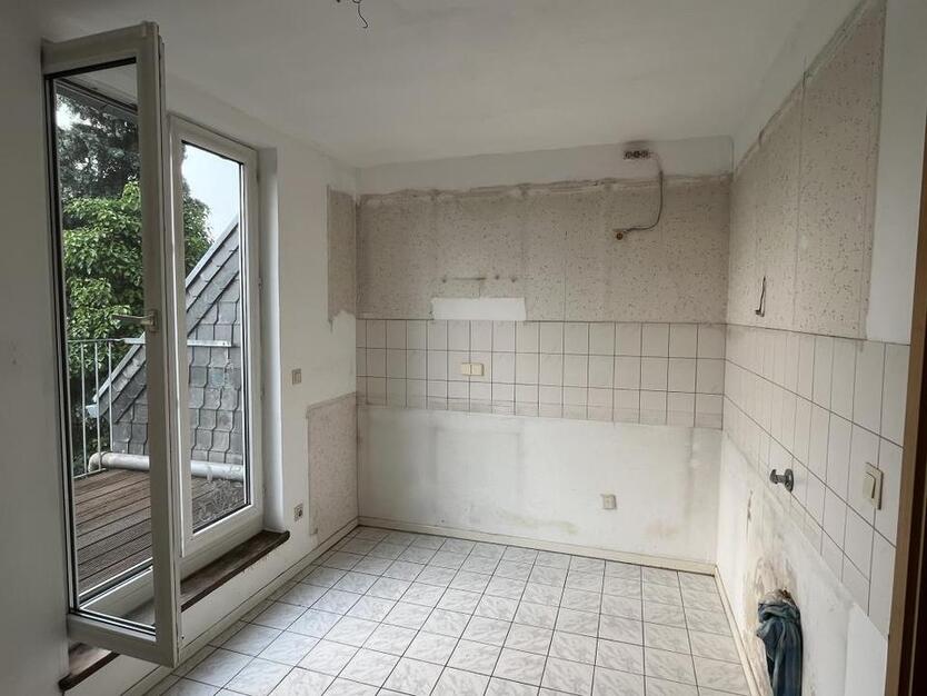 ~ Frisch renoviert + mit tollem Balkon ~ zimmer