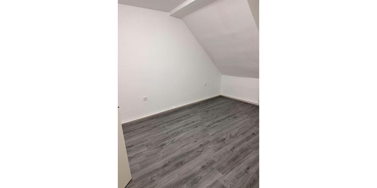 Dachgeschoßwohnung Recklinghausen Grullbad - 5 Zimmer, 130 m&sup2;, 850&euro; | Angebot:24757134