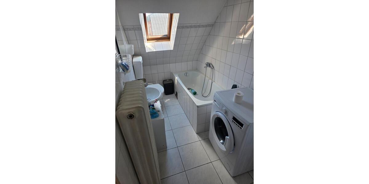 Dachgeschoßwohnung Oberhausen - 3.5 Zimmer, 80 m&sup2;, 590&euro; | Angebot:26322224