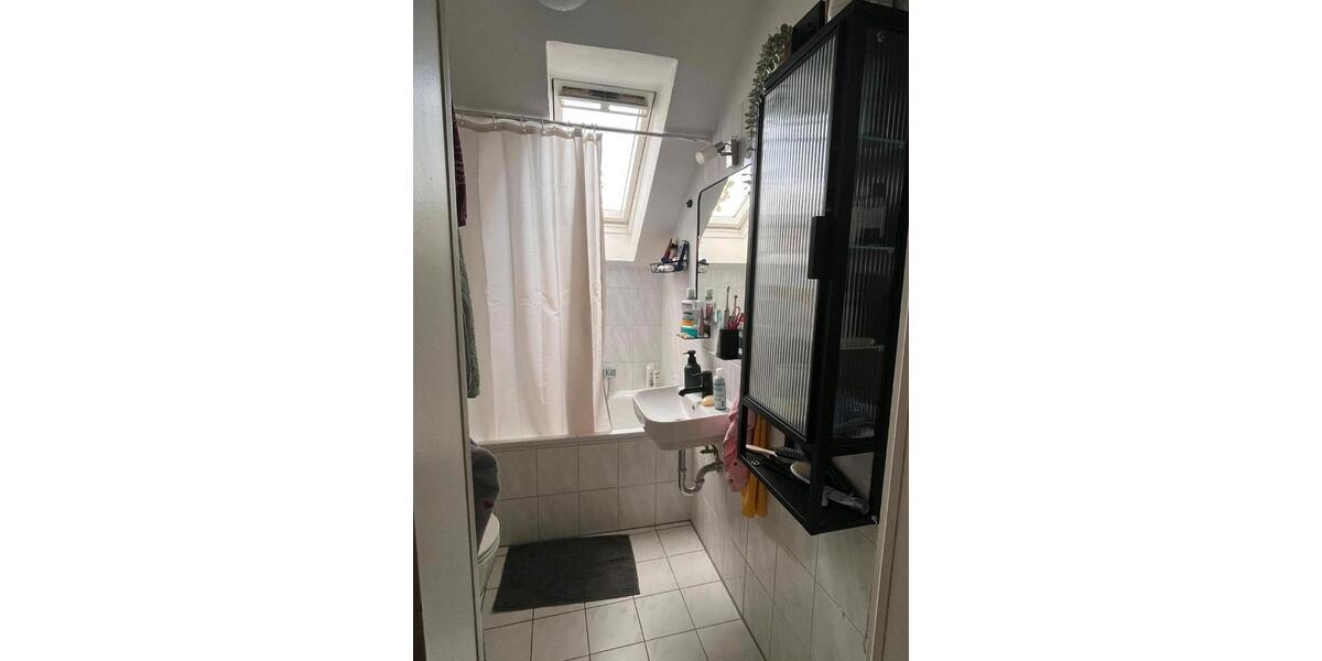 Dachgeschoßwohnung Dortmund Brackel - 4 Zimmer, 92 m&sup2;, 936&euro; | Angebot:25638777