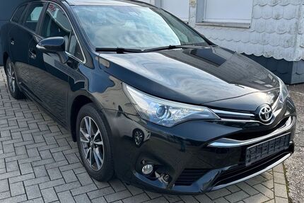Toyota Avensis 167.000 km 8.300 &euro; Herten 45701