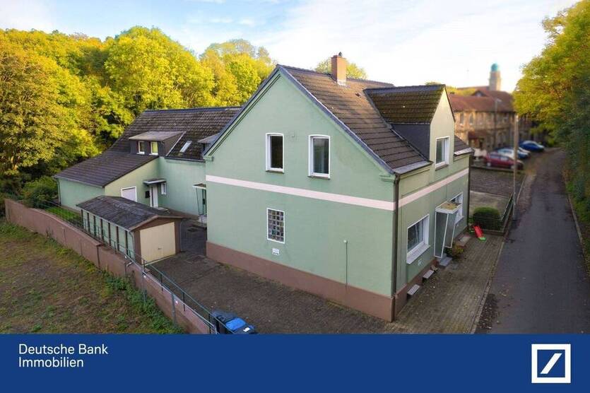 Gepflegtes Mehrfamilienhaus auf großem Grundstück in guter Lage von Bo-Hiltrop zu verkaufen