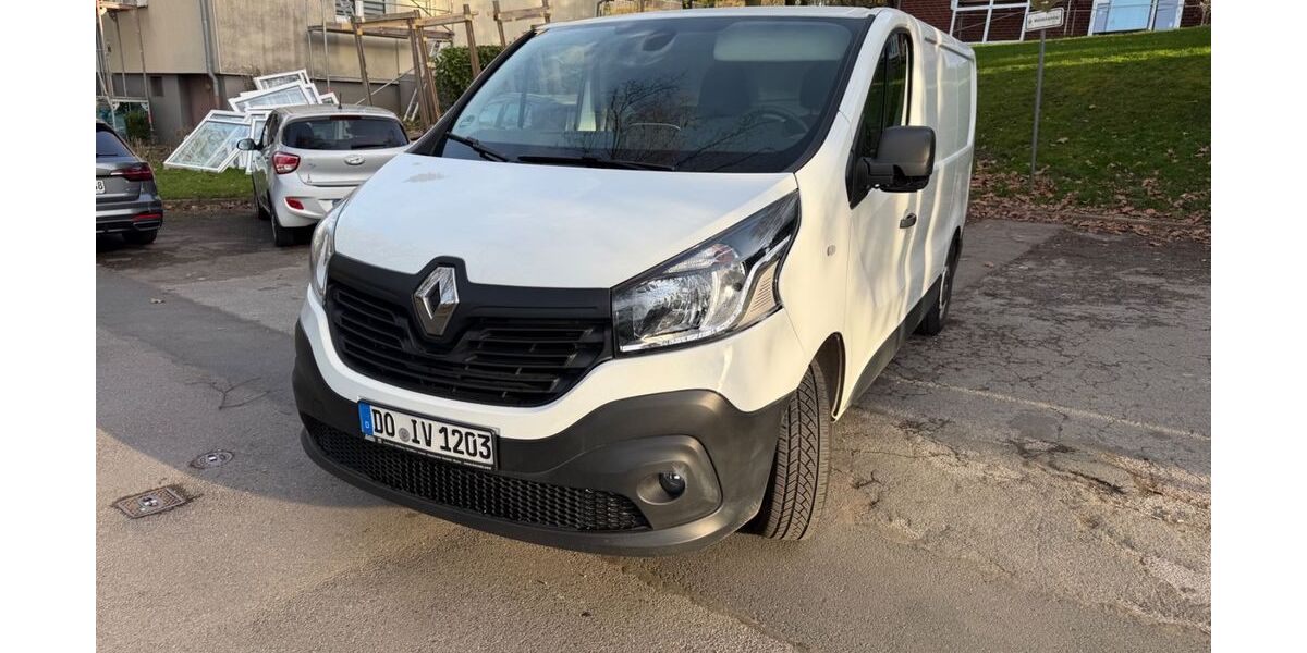 Renault Trafic 166.000 km 8.499 &euro; HATTINGEN 45525