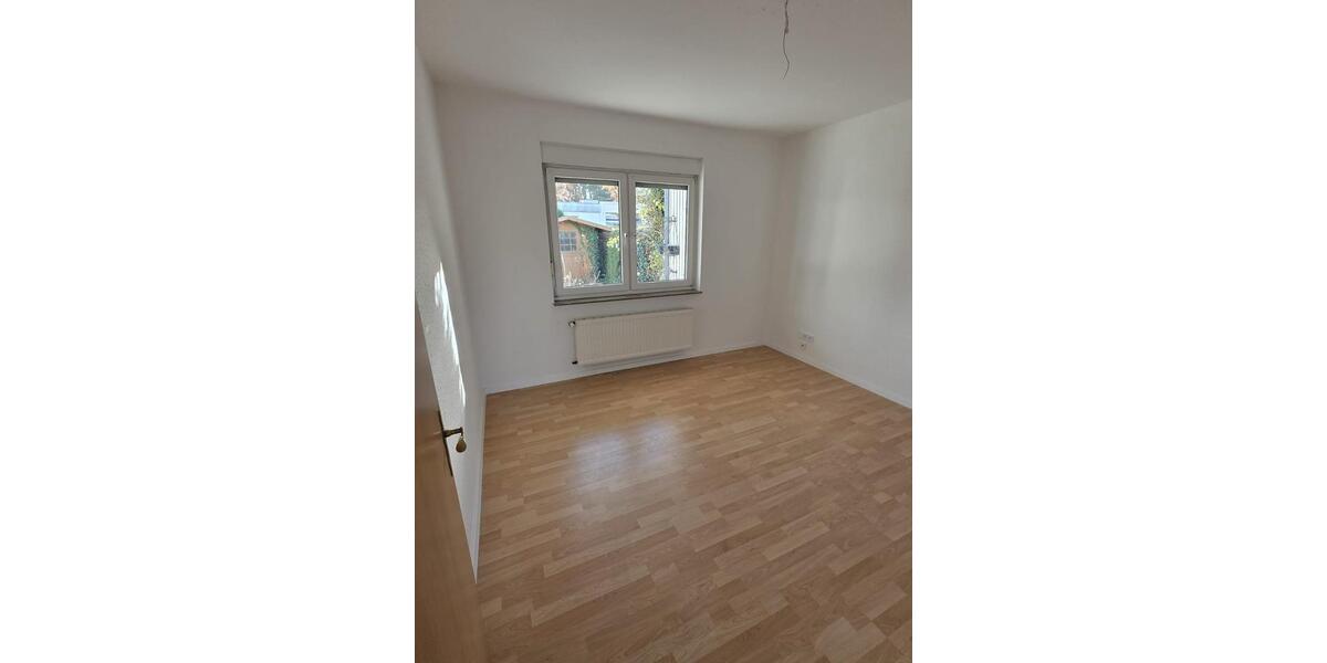 Saniertes Reihenmittelhaus mit Garten und Garage zu vermieten! 4 zimmer