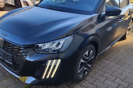Peugeot 208 28.285 km 18.390 &euro; Essen 45307