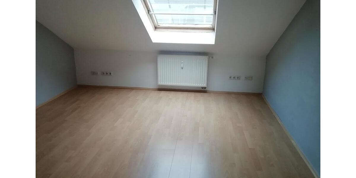 Dachgeschoßwohnung Oberhausen Alt-Oberhausen - 3 Zimmer, 72 m&sup2;, 450&euro; | Angebot:26278826
