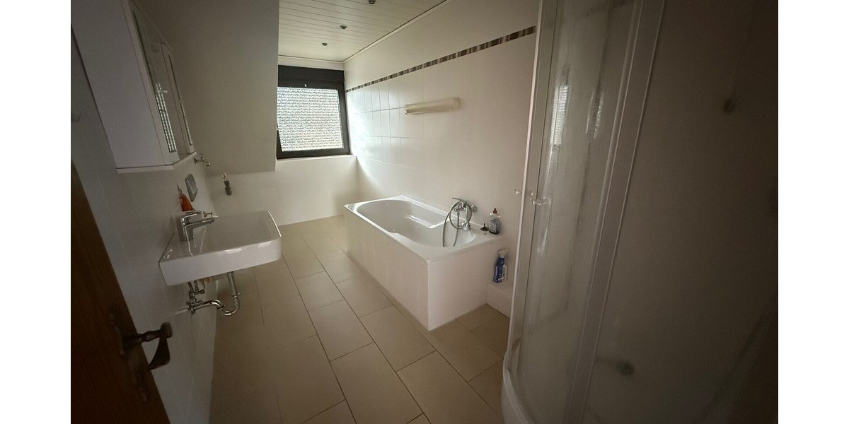 Freistehendes Zweifamilienhaus mit großem Garten in ruhiger Lage von Lünen 8 zimmer