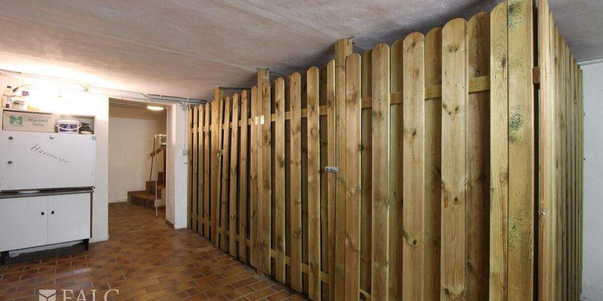 Reihenmittelhaus Oberhausen - Sterkrade Sterkrade-Mitte - 1 Zimmer, 300 m&sup2;, 369.000&euro; | Angebot:21504558