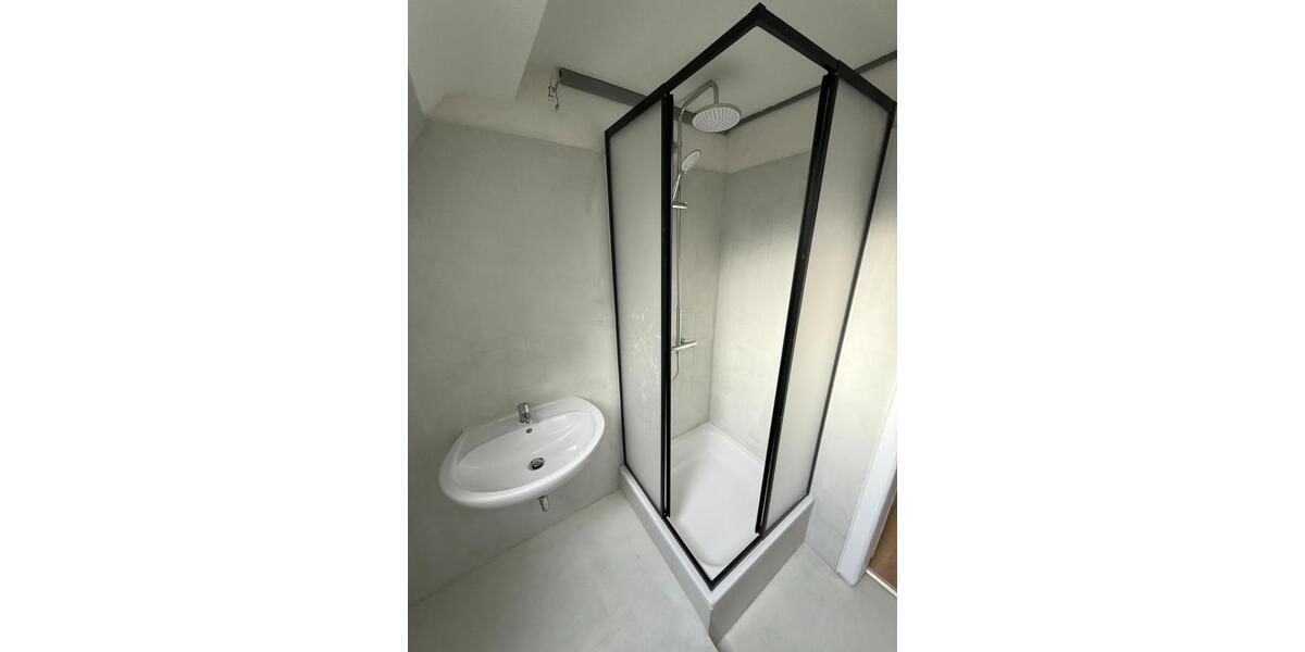 Dachgeschoßwohnung Gelsenkirchen - 2 Zimmer, 85 m&sup2;, 460&euro; | Angebot:25418936