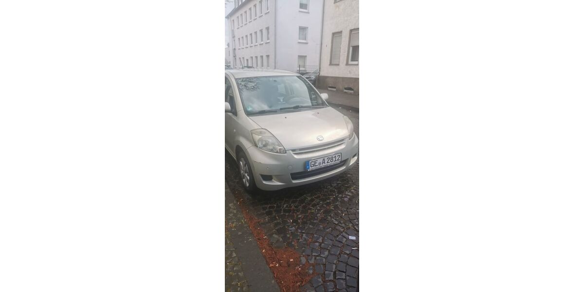 Daihatsu Sirion 96.950 km 2.100 &euro; gelsenkirchen 45888