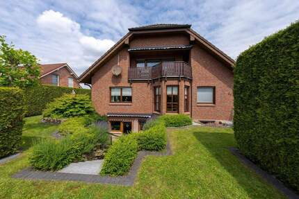 2-Familienhaus & extra Souterrain-Studio in begehrter Lage von Südkirchen 4 zimmer