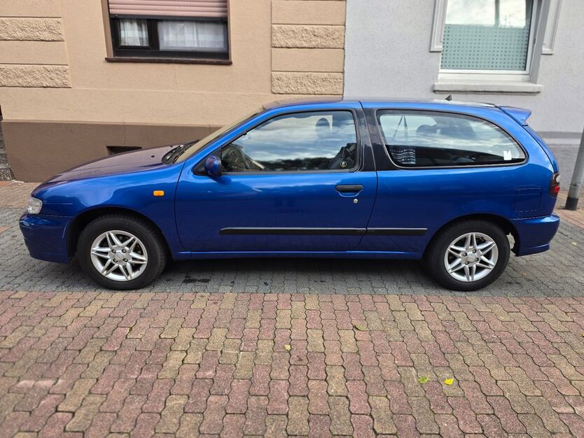 Nissan Almera 24.000 km 4.500 € Oberhausen 46047