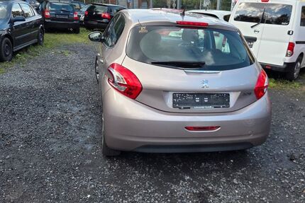 Peugeot 208 109.000 km 5.250 &euro; Dortmund 44147