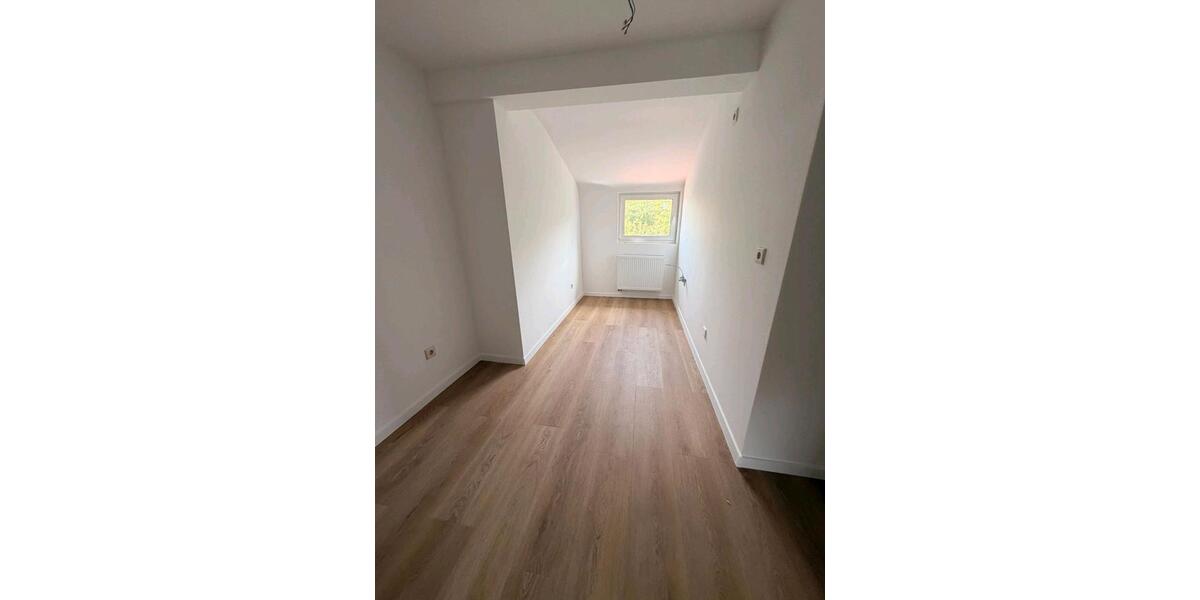 Dachgeschoßwohnung Essen Stadtbezirk V - 2 Zimmer, 74 m&sup2;, 900&euro; | Angebot:26579671