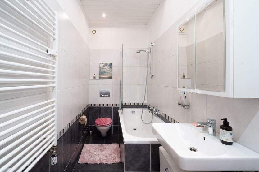 Traumhafte Altbauperle mit Balkonoase in Bochums bester Lage 3 zimmer