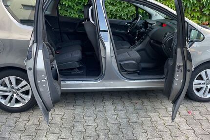 Opel Meriva 30.000 km 10.500 € Hagen 58089