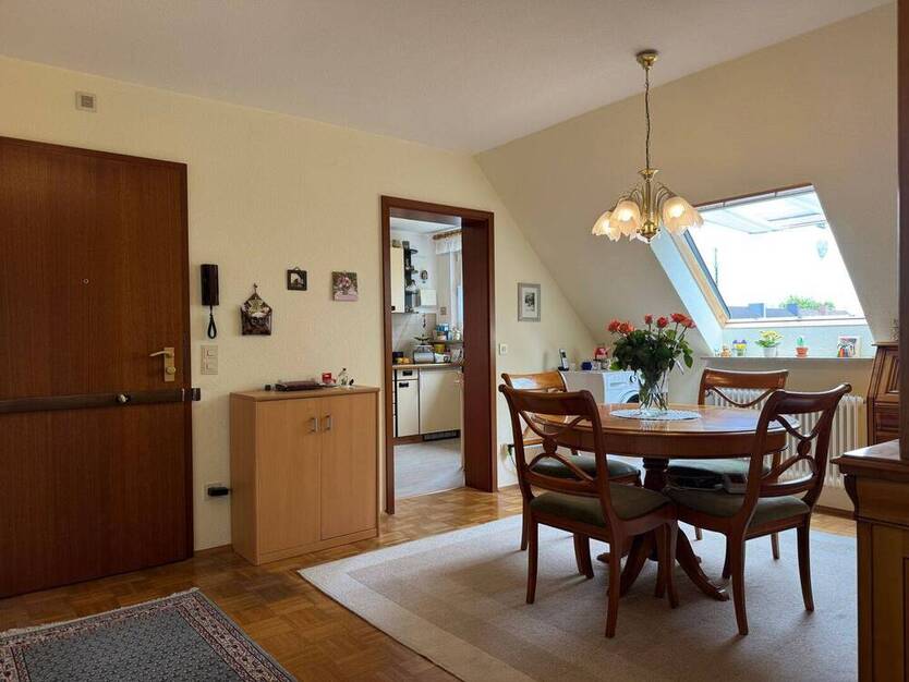 BESICHTIGUNGSSTOPP! Familien willkommen! Attraktive 4,5-Zimmer Wohnung mit Garage in Frohnhausen.