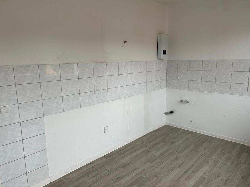 3 Zimmer, Balkon, 2 Obergeschoss in Sackgassenlage zimmer