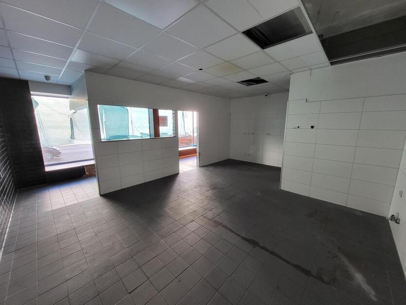 Toplage am Kaiserwall – Gastronomiegeeignete Ladenfläche mit Stil & Sichtbarkeit! zimmer