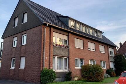 Sanierte 4,5-Zimmer-Wohnung im EG mit Balkon in ruhiger Wohnlage. zimmer