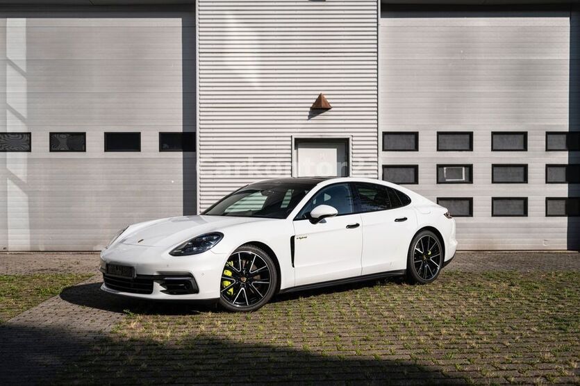 Porsche Panamera 92.900 km 56.390 € Velbert 42553
