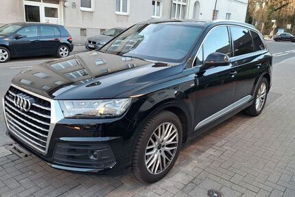 Audi Q7 86.000 km 38.990 &euro; Recklinghausen 45661