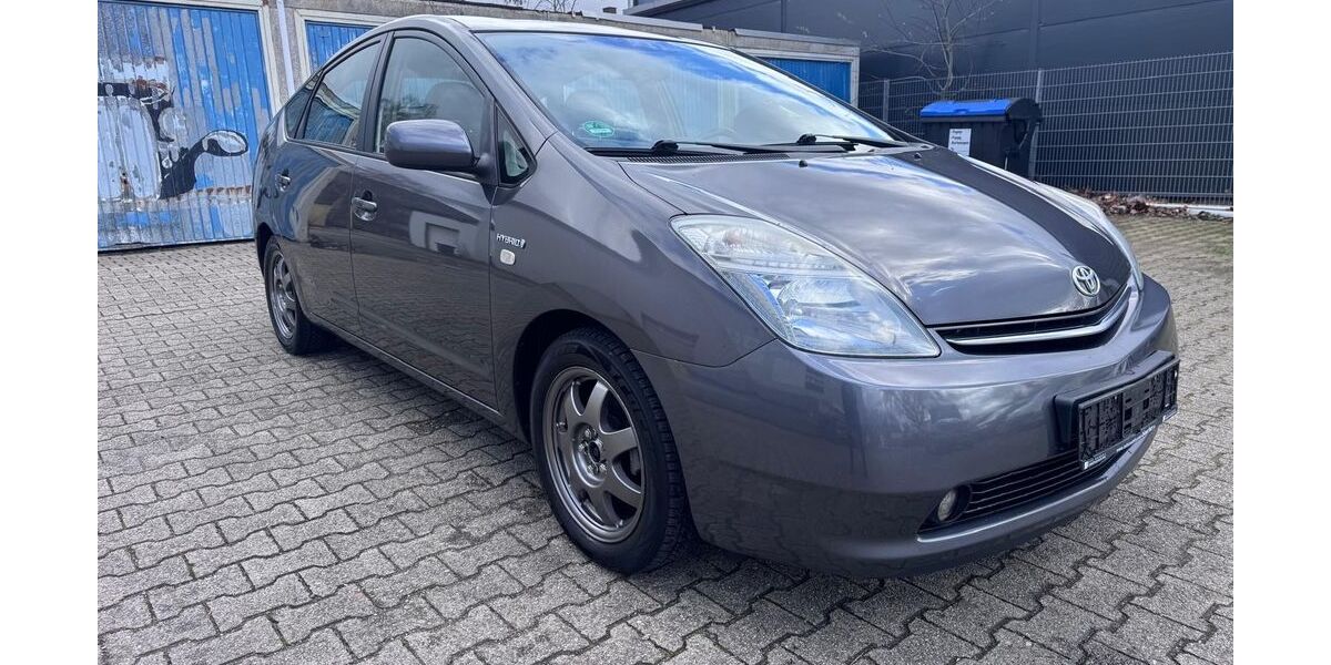 Toyota Prius 176.000 km 3.750 &euro; Herne 44653