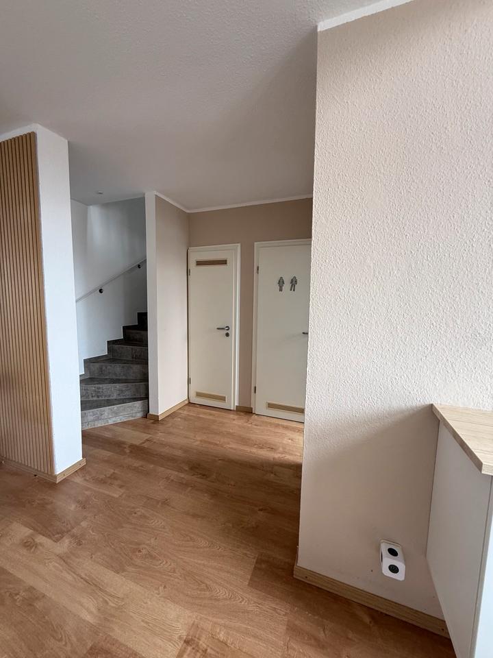 Schöne und große 2 Raum Maisonette Wohnung zimmer