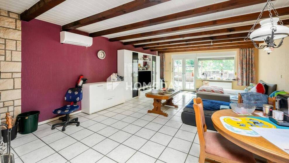 Viel Raum, Charme & Möglichkeiten - DHH mit Pool, möglicher Einliegerwohnung & großer Garage 7 zimmer