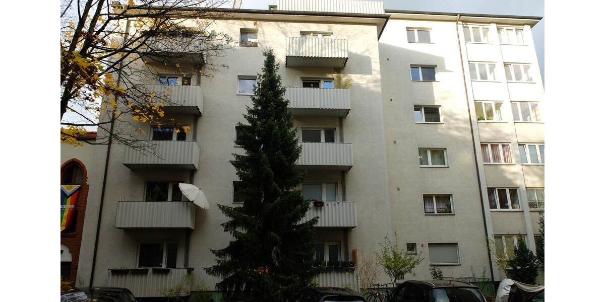 83 qm Charlottenburg aufwendig saniert mit Option auf Stellplatz. 3 zimmer