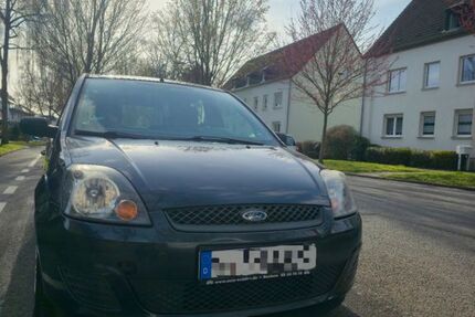 Ford Fiesta 122.853 km 2.250 &euro; Bochum 44803