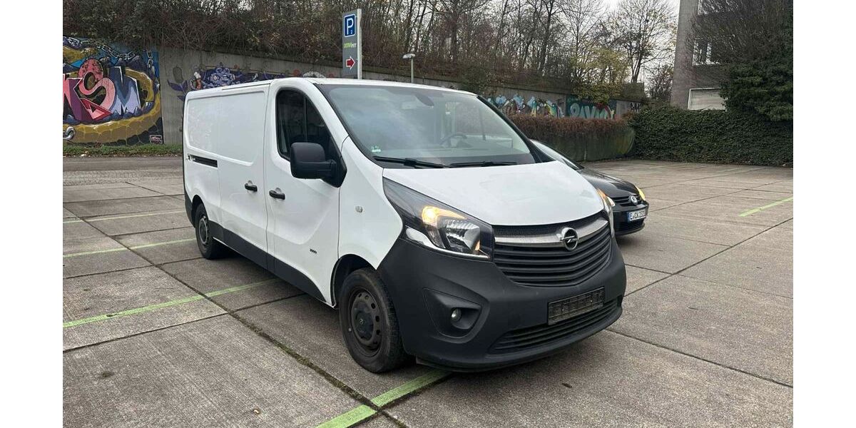 Opel Vivaro 166.000 km 8.390 &euro; Essen 45356