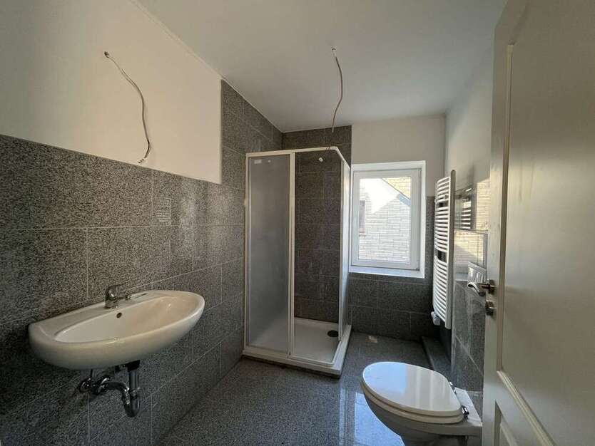 Frisch sanierte Dachgeschoss Wohnung mit 2 Zimmern und Terasse in Herne, Baukau-West 2 zimmer