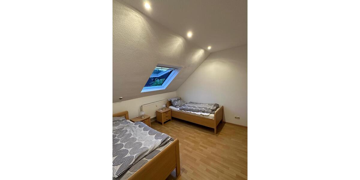 Reihenhaus Essen Stadtbezirk V - 3 Zimmer, 68 m&sup2;, 1.200&euro; | Angebot:26037343