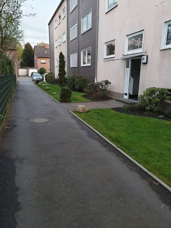 2,5-Zimmer-Dachgeschosswohnung zzgl. Kfz-Stellplatz ab 01.01.2026 zimmer